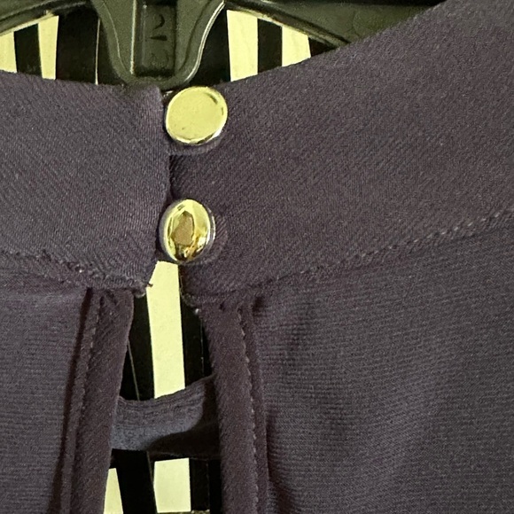 New Directions Sleeveless Top - Picture 4 of 5